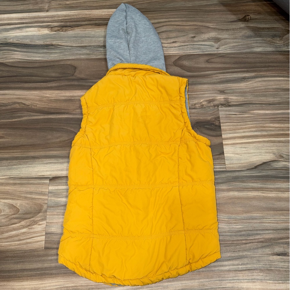 Daytrip Mustard Vest with Gray Hood - Picture 4 of 4